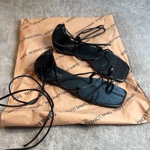 Nikita Black Toe Loop Lace Up Flat Sandals Sz. 5
